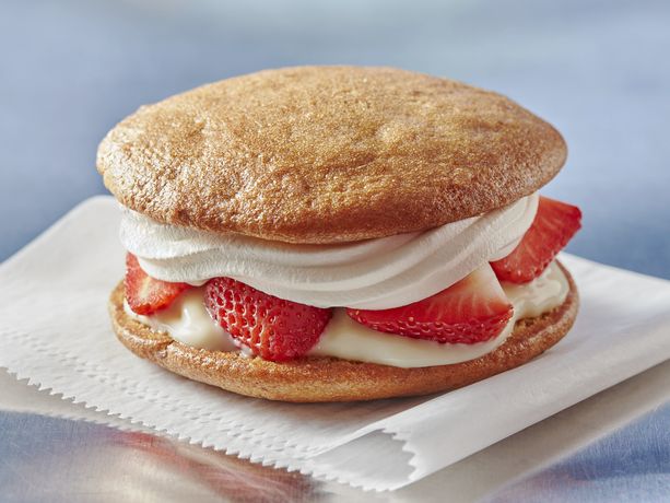 General Mills Foodservice | Banana Split Shortcake Sliders